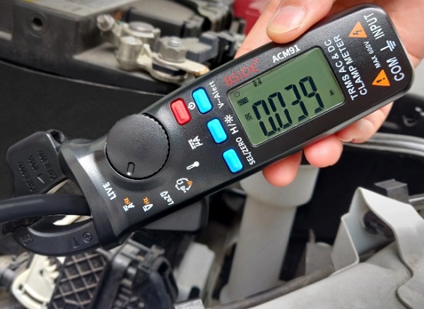 Ampe kìm có cấp đo lượng CAT II được dùng trong kiểm tra ô tô