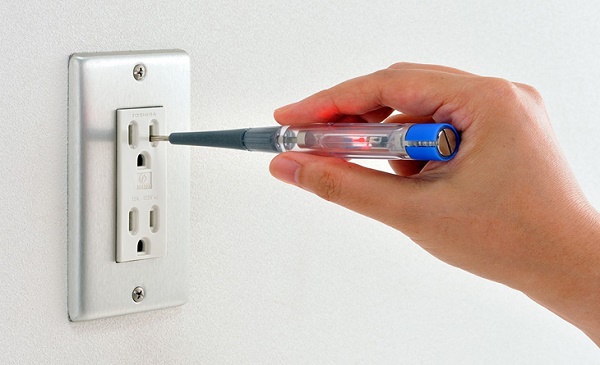 Bút thử điện có công dụng kiểm tra nguồn điện đơn giản