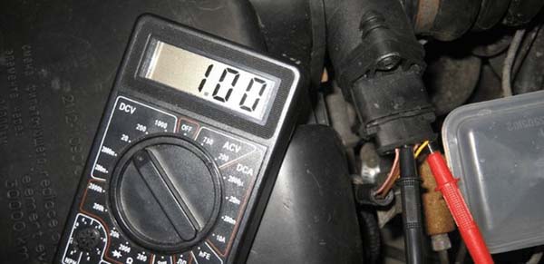 Dùng đồng hồ VOM đo cảm biến lưu lượng khí nạp